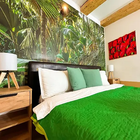 The Jungle - Modern & Free Parking Apartment *