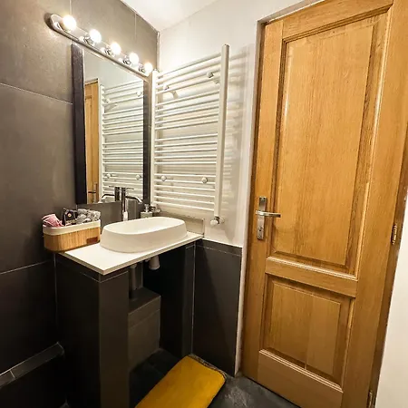 The Jungle - Modern & Free Parking Apartment